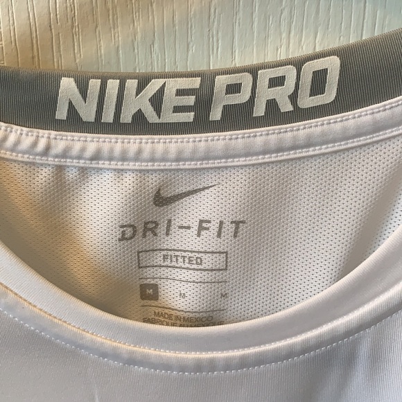 Nike Pro Dri-Fit Sleeveless Shirt - Picture 4 of 4